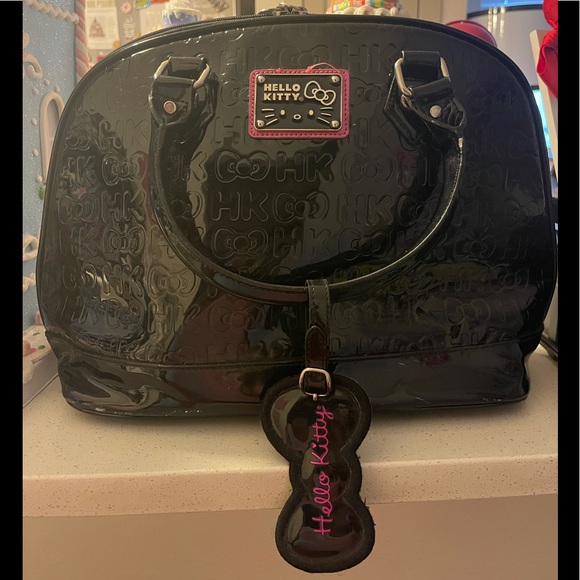 Hello Kitty Black Patent Bag - Picture 5 of 9